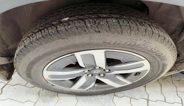 2024 Tata Safari ADVENTURE PLUS AT, Diesel, Automatic, 4,777 km, tyre