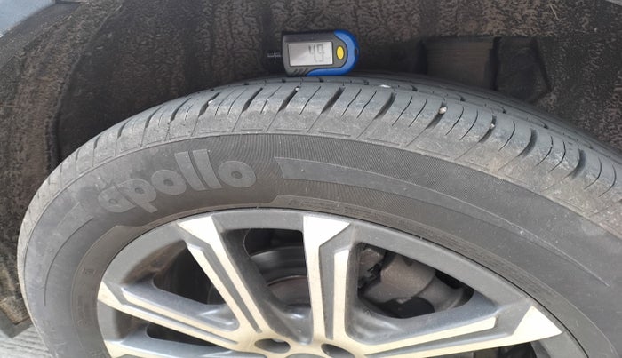 2023 Mahindra XUV700 AX 7 D AT 7 STR, Diesel, Automatic, 19,571 km, tyre