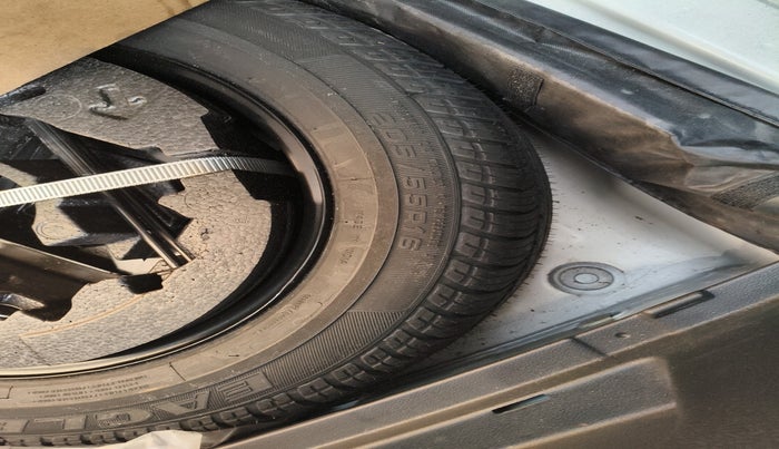 2016 Skoda Octavia STYLE PLUS AT 1.8 TSI, Petrol, Automatic, 65,500 km, tyre