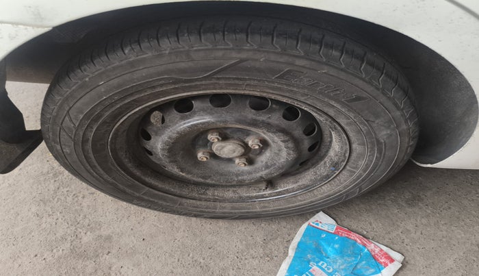 2012 Nissan Sunny XL DIESEL, Diesel, Manual, 2,88,040 km, tyre
