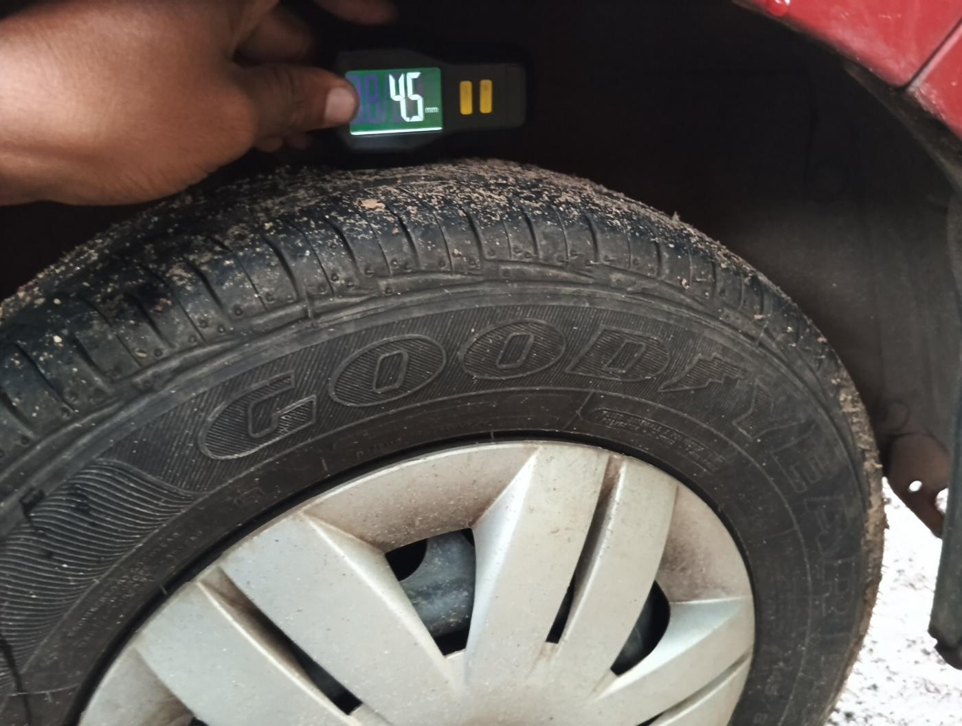 2014 Maruti Alto 800 LXI, Petrol, Manual, 96,587 km, tyre