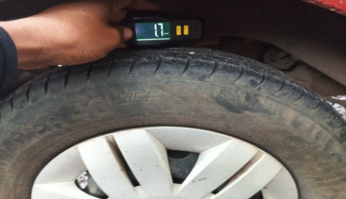 2014 Maruti Alto 800 LXI, Petrol, Manual, 96,587 km, tyre