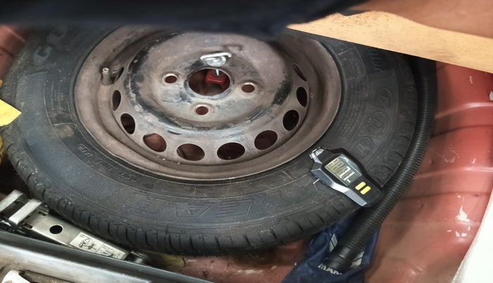 2014 Maruti Alto 800 LXI, Petrol, Manual, 96,587 km, tyre