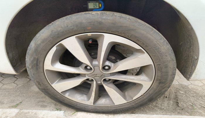 2016 Hyundai Elite i20 ASTA 1.2 (O), Petrol, Manual, 32,303 km, tyre