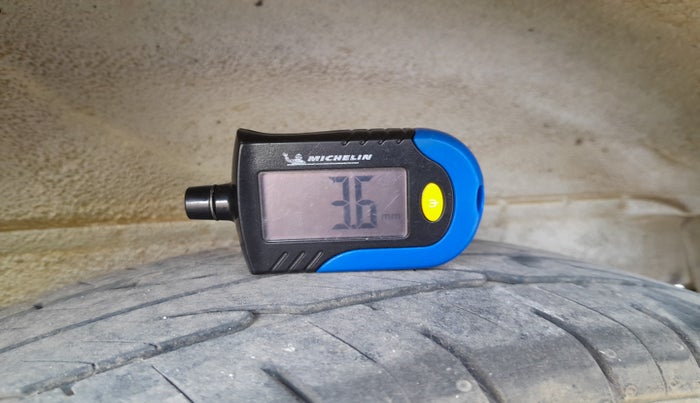 2015 Maruti OMNI E 8 STR, Petrol, Manual, 55,804 km, tyre