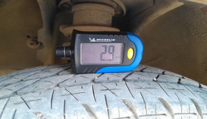 2015 Maruti OMNI E 8 STR, Petrol, Manual, 55,804 km, tyre