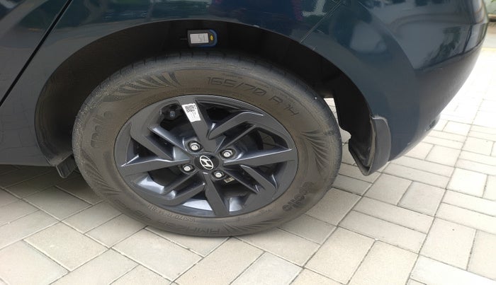2022 Hyundai GRAND I10 NIOS SPORTZ AMT 1.2 KAPPA VTVT, Petrol, Automatic, 16,681 km, tyre