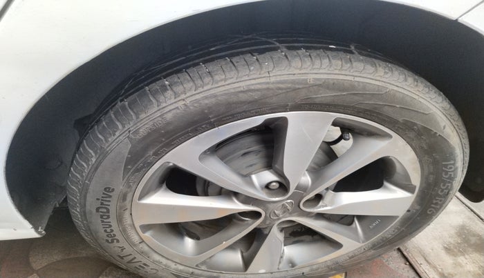 2017 Hyundai Elite i20 ASTA 1.2 (O), Petrol, Manual, 1,26,159 km, tyre