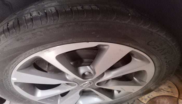 2017 Hyundai Elite i20 ASTA 1.2 (O), Petrol, Manual, 1,26,159 km, tyre