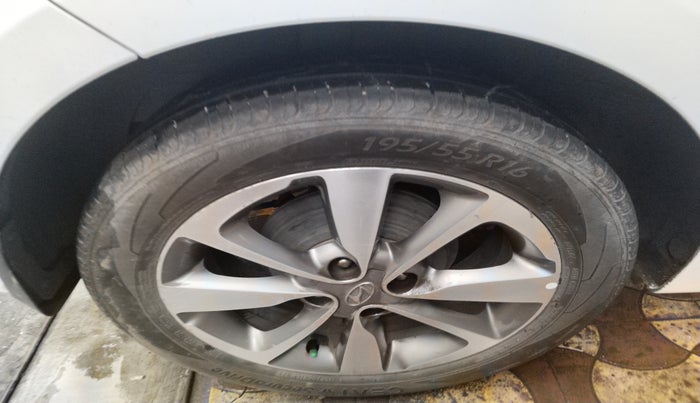 2017 Hyundai Elite i20 ASTA 1.2 (O), Petrol, Manual, 1,26,159 km, tyre