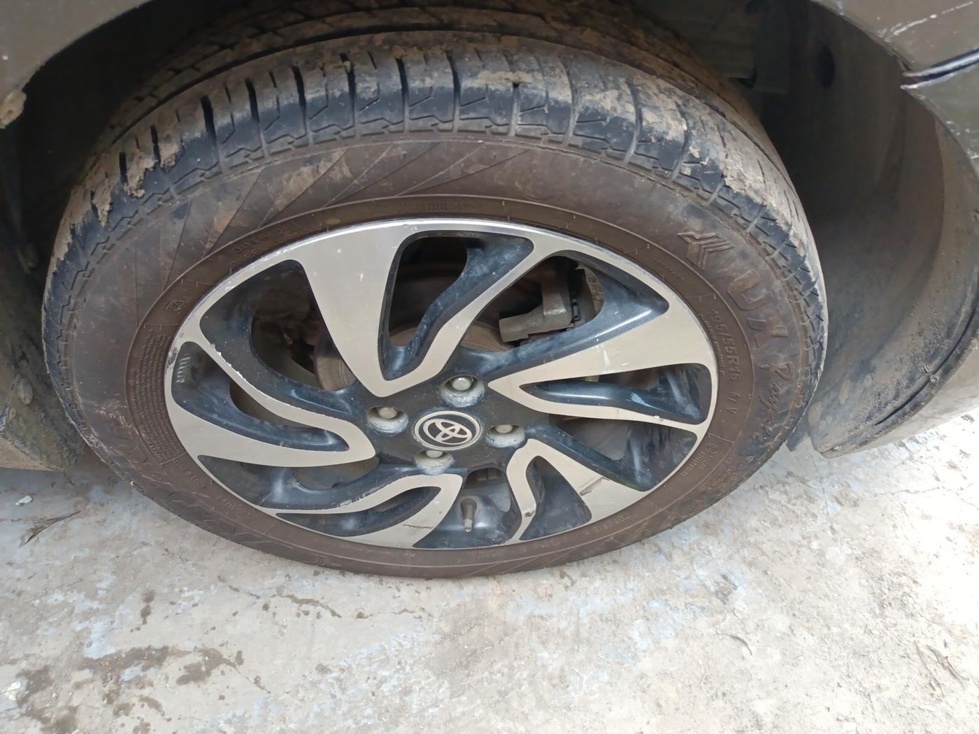 2021 Toyota Glanza G, Petrol, Manual, 27,191 km, tyre