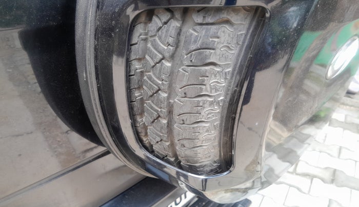 2017 Mahindra TUV300 T8, Diesel, Manual, 61,962 km, tyre