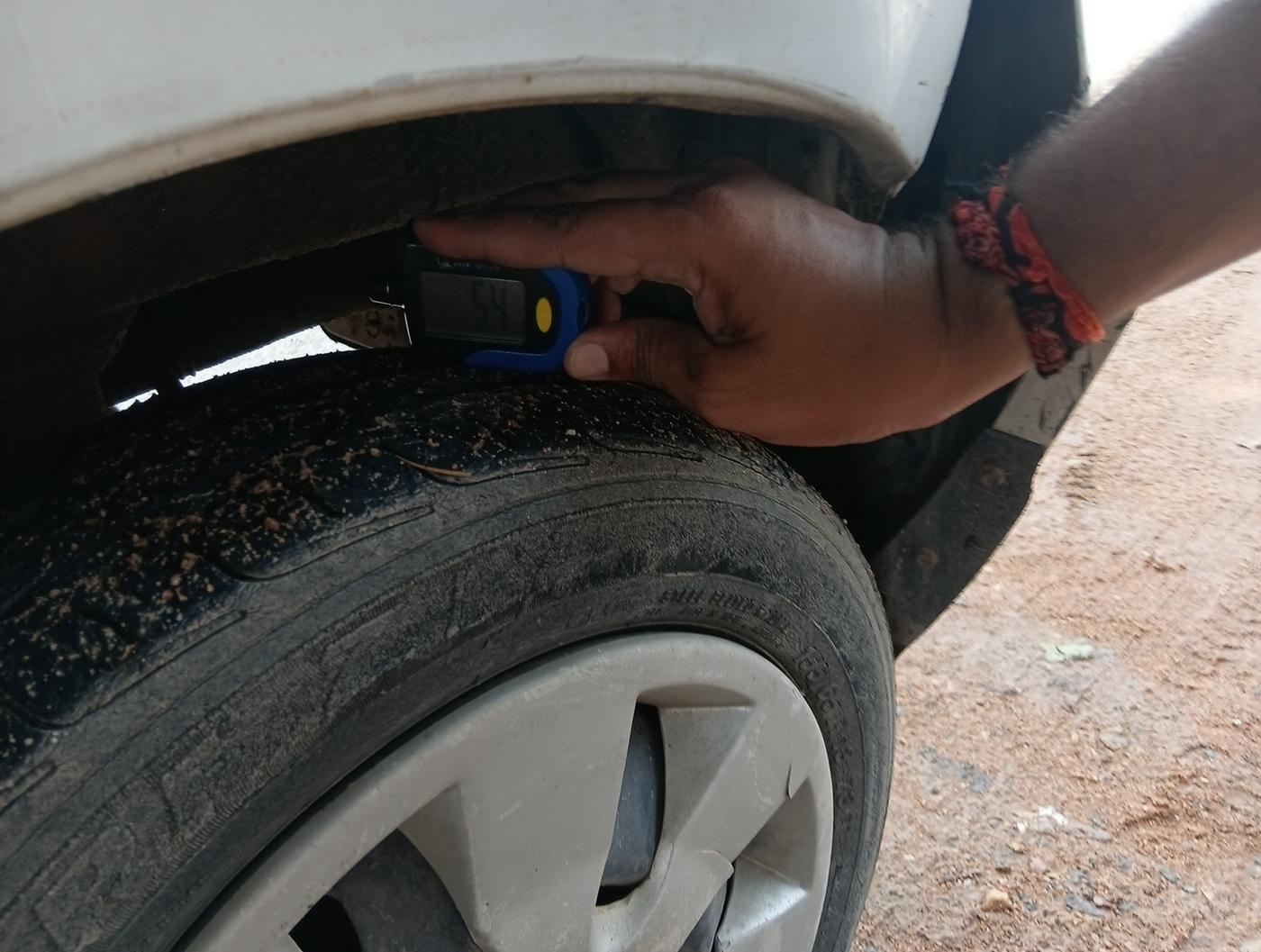 2010 Maruti Zen Estilo VXI, Petrol, Manual, 94,521 km, tyre