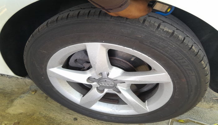 2012 Audi A4 1.8 TFSI, Petrol, Automatic, 1,44,986 km, tyre