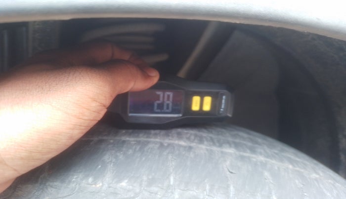 2022 Renault TRIBER RXZ, Petrol, Manual, 65,143 km, tyre