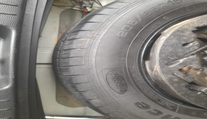 2018 Hyundai Creta E PLUS 1.4 DIESEL, Diesel, Manual, 61,553 km, tyre