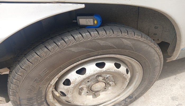 2013 Tata Indica V2 DLS, Diesel, Manual, 3,02,862 km, tyre