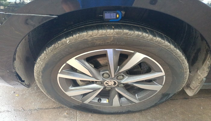 2024 Skoda SLAVIA STYLE 1.0L TSI AT, Petrol, Automatic, 8,865 km, tyre