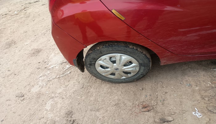 2014 Hyundai Eon ERA +, Petrol, Manual, 56,736 km, tyre