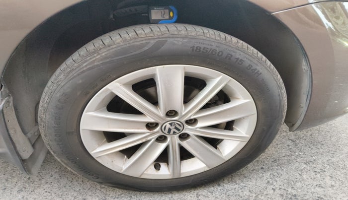 2016 Volkswagen Vento HIGHLINE PETROL AT, Petrol, Automatic, 61,487 km, tyre