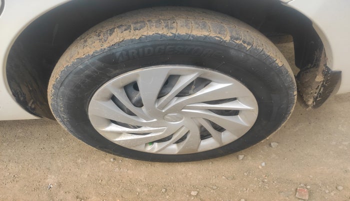 2020 Maruti Ertiga VXI SHVS, Petrol, Manual, 1,03,251 km, tyre