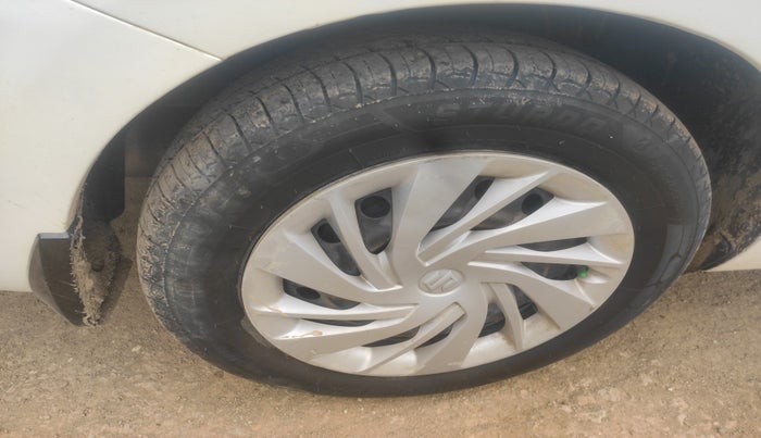 2020 Maruti Ertiga VXI SHVS, Petrol, Manual, 1,03,251 km, tyre