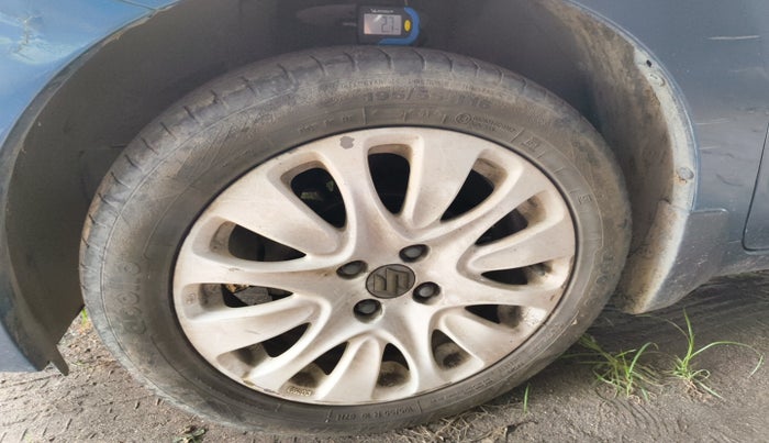 2016 Maruti Baleno ZETA CVT PETROL 1.2, Petrol, Automatic, 77,396 km, tyre