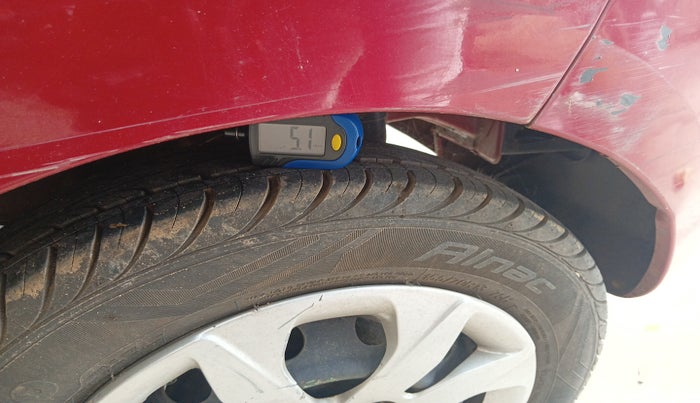 2015 Hyundai Eon MAGNA +, Petrol, Manual, 15,277 km, tyre