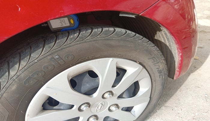 2015 Hyundai Eon MAGNA +, Petrol, Manual, 15,277 km, tyre