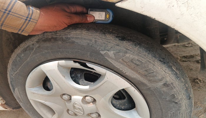 2011 Hyundai Accent GLE, Petrol, Manual, 60,648 km, tyre
