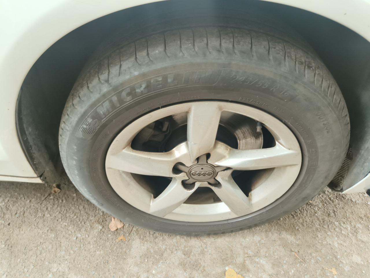 2013 Audi A4 2.0 TDI Multitronic, Diesel, Automatic, 74,825 km, tyre