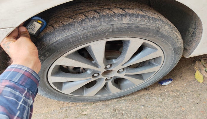 2014 Hyundai Verna FLUIDIC 1.6 CRDI SX, Diesel, Manual, 2,30,632 km, tyre