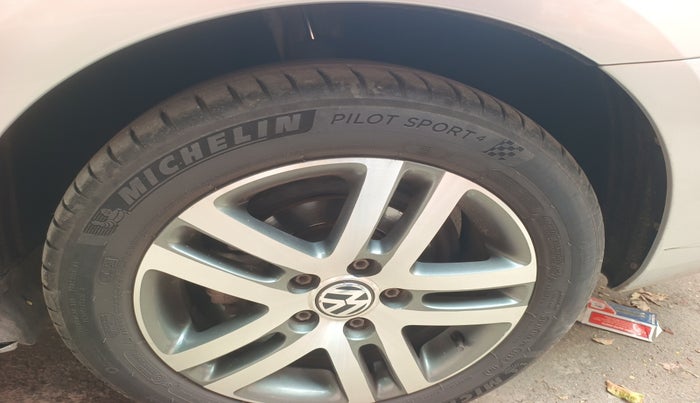 2014 Volkswagen Jetta COMFORTLINE TDI, Diesel, Manual, 1,10,389 km, tyre