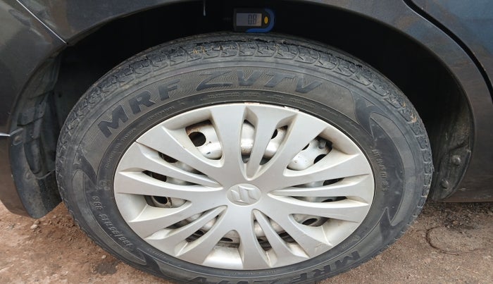 2012 Maruti Ertiga VXI, Petrol, Manual, 82,580 km, tyre