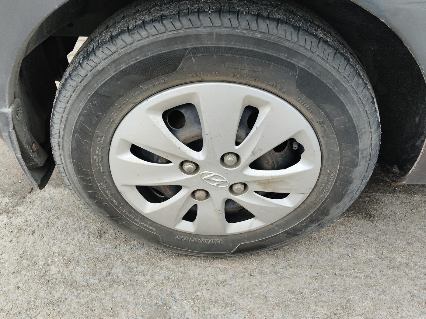 2010 Hyundai i10 MAGNA 1.2, Petrol, Manual, 1,33,554 km, tyre