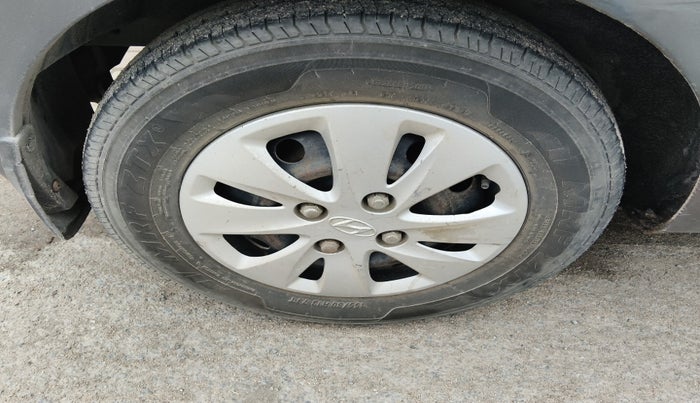 2010 Hyundai i10 MAGNA 1.2, Petrol, Manual, 1,33,554 km, tyre