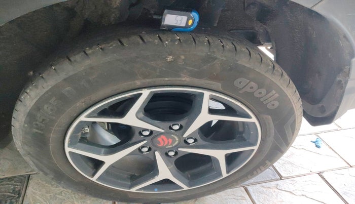 2024 Hyundai VENUE S 1.2, Petrol, Manual, 18,191 km, tyre