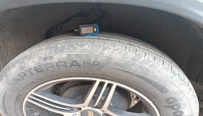 2019 Tata Harrier XM 2.0L KRYOTEC, Diesel, Manual, 1,00,074 km, tyre