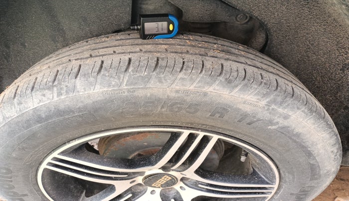 2019 Tata Harrier XM 2.0L KRYOTEC, Diesel, Manual, 1,00,074 km, tyre