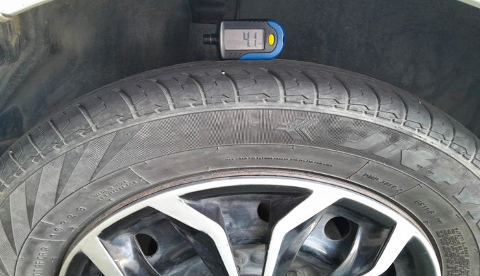 2010 Maruti Swift Dzire VDI, Diesel, Manual, 1,12,818 km, tyre