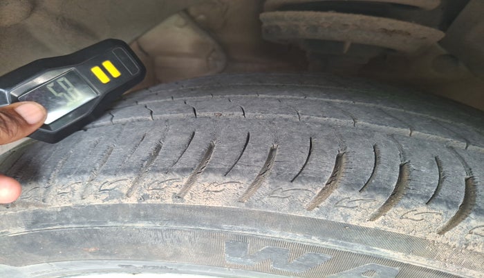 2019 Mahindra XUV300 W8 1.2 PETROL, Petrol, Manual, 46,000 km, tyre