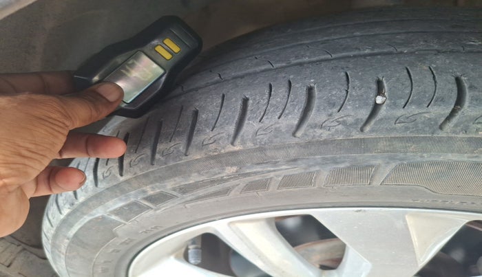 2019 Mahindra XUV300 W8 1.2 PETROL, Petrol, Manual, 46,000 km, tyre