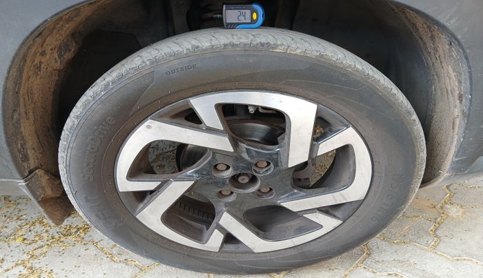 2022 Nissan MAGNITE XV TURBO, Petrol, Manual, 42,049 km, tyre