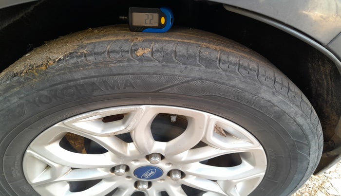 2014 Ford Ecosport TITANIUM 1.5L DIESEL (OPT), Diesel, Manual, 1,63,123 km, tyre
