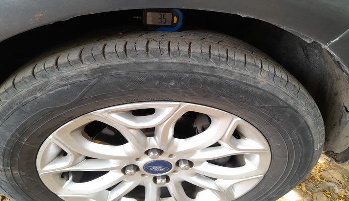 2014 Ford Ecosport TITANIUM 1.5L DIESEL (OPT), Diesel, Manual, 1,63,123 km, tyre