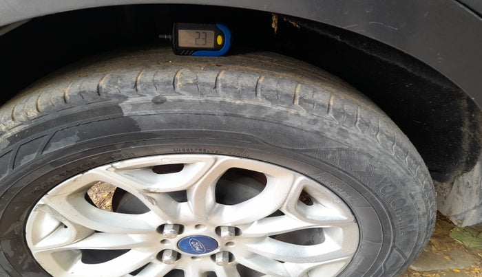2014 Ford Ecosport TITANIUM 1.5L DIESEL (OPT), Diesel, Manual, 1,63,123 km, tyre