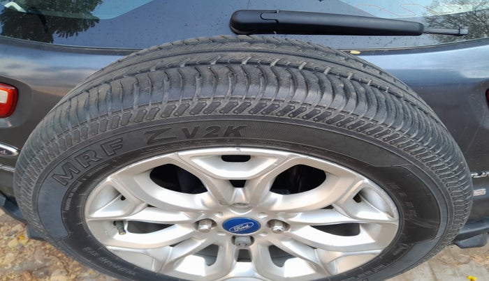 2014 Ford Ecosport TITANIUM 1.5L DIESEL (OPT), Diesel, Manual, 1,63,123 km, tyre