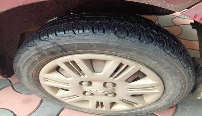 2010 Hyundai Santro Xing GL, Petrol, Manual, 1,18,012 km, tyre
