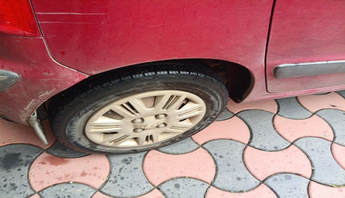 2010 Hyundai Santro Xing GL, Petrol, Manual, 1,18,012 km, tyre