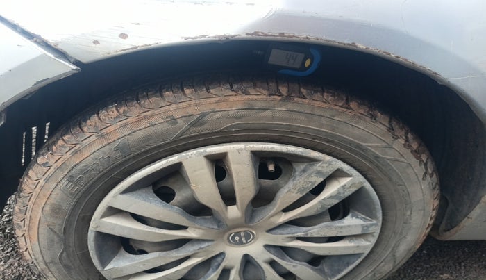 2010 Ford Figo TITANIUM 1.2 PETROL, Petrol, Manual, 83,749 km, tyre